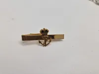 Lot militære slipsenåle