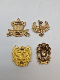 Lot danske regimentsmærker