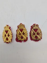 Lot danske regimentsmærker