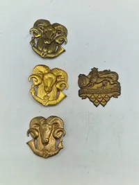 Lot danske regimentsmærker