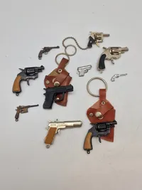 Lot miniature pistoler