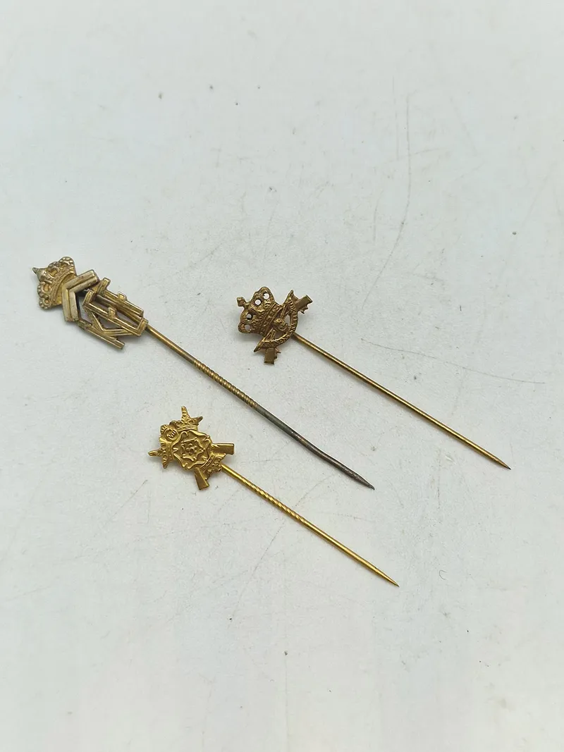 Lot originale danske militære pins