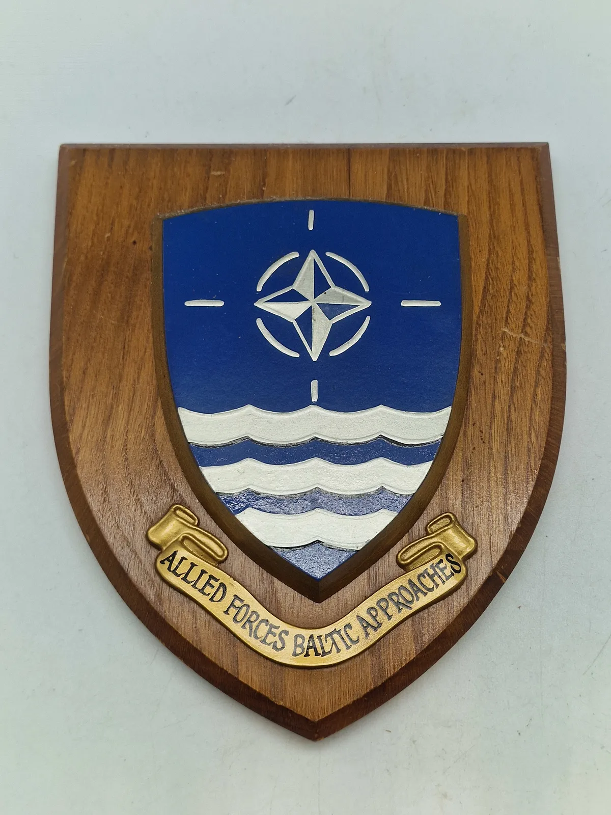 Originalt militært vægskjold