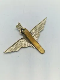 Original British WW2 Parachute regiment cap badge