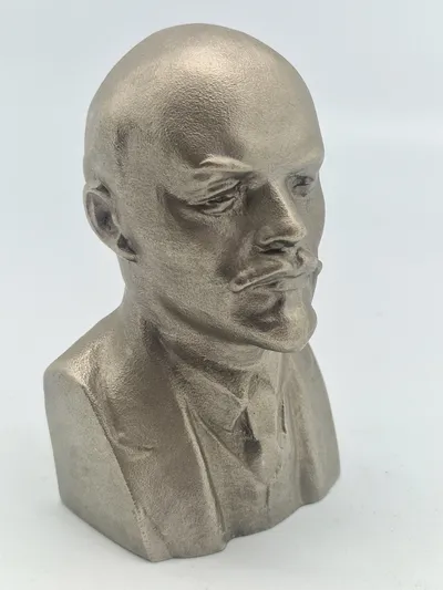 Original Lenin buste