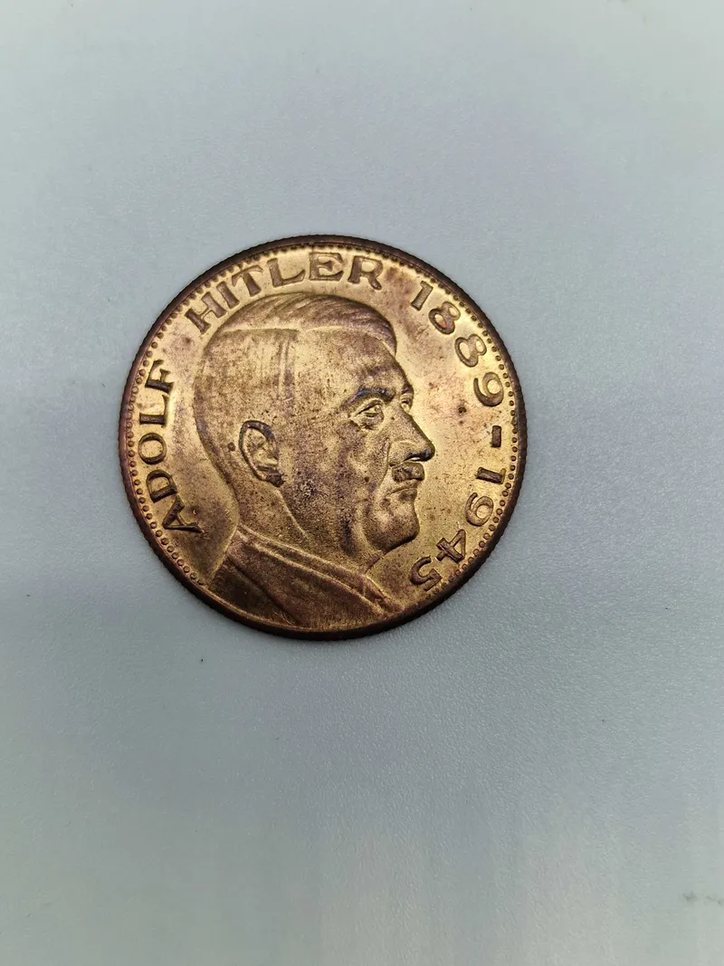Adolf Hitler mønt - Postwar