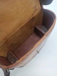 Original Velfremstillet Schweizisk officers kikkert og hylster, klar optik med inddeling