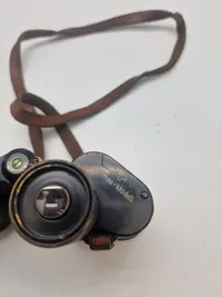 Original Velfremstillet Schweizisk officers kikkert og hylster, klar optik med inddeling