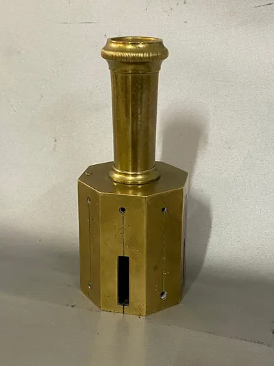 Original vinkelprisme, indmad mangler