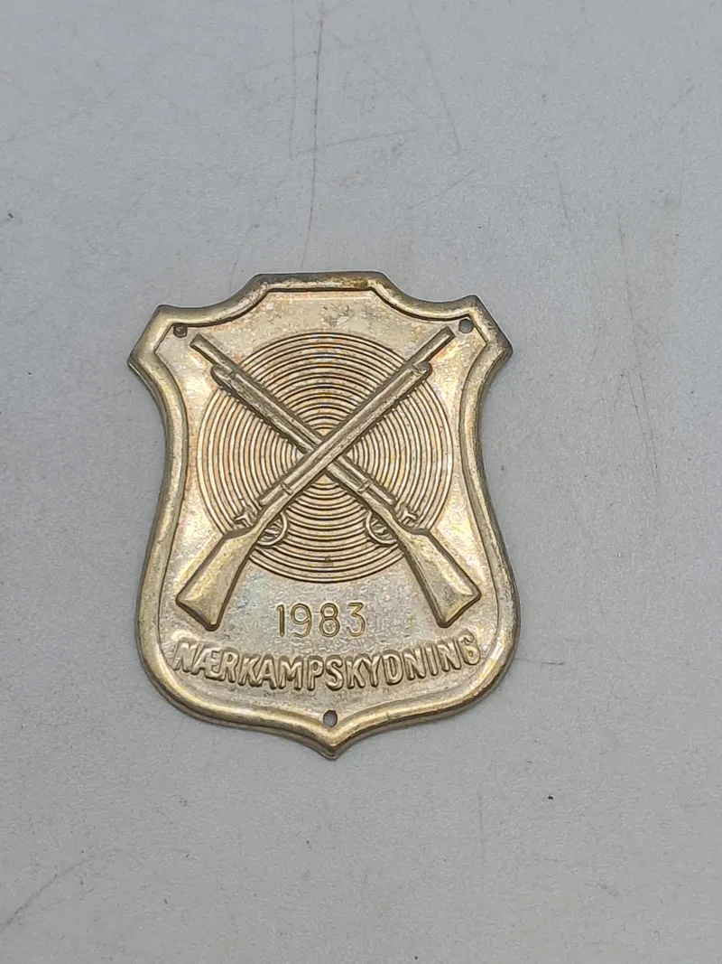 Nærkampsskydnings skjold 1983
