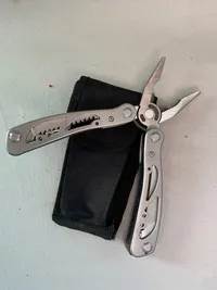 Multitool med taske
