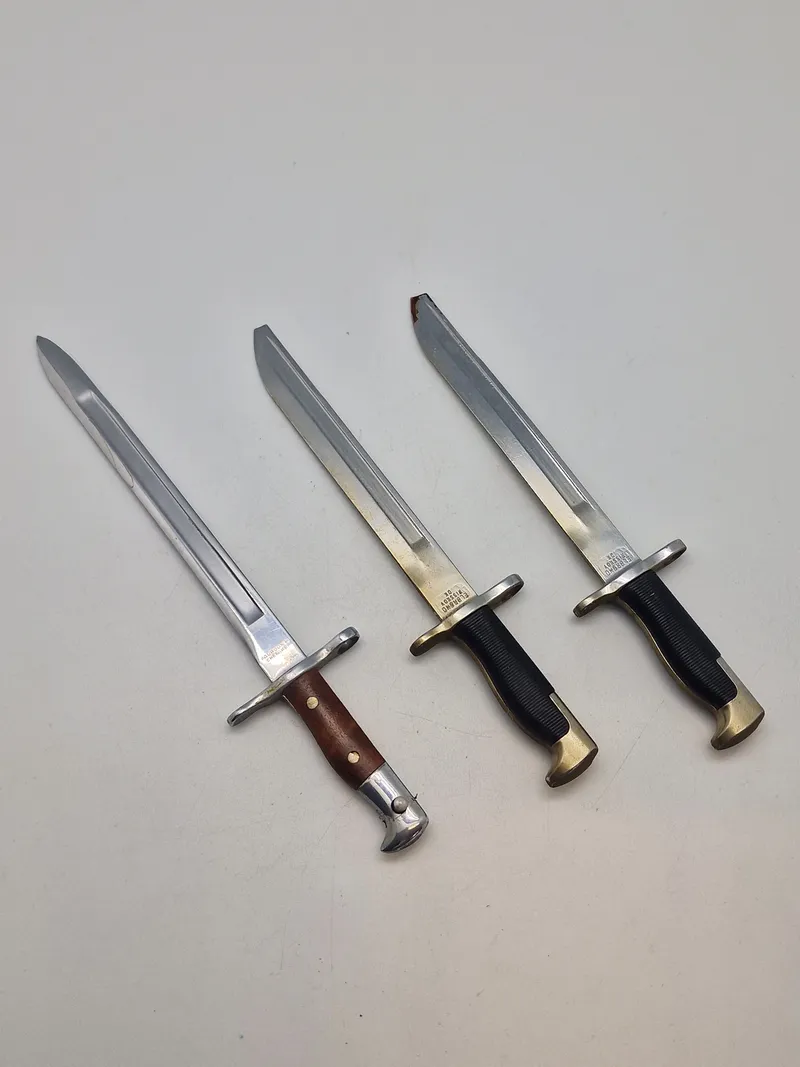 Lot miniature bajonetter