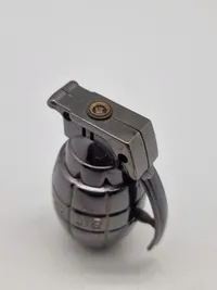 Lighter lavet som MKII håndgranat