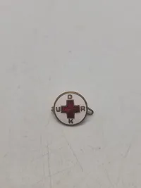 Lot røde kors pins