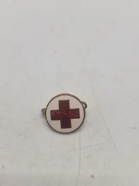 Lot røde kors pins