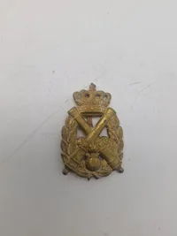 Lot danske regimentsmærker