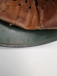 Original Tysk M35/53 Bundesgrenzschutz hjelm med påsatte decaler