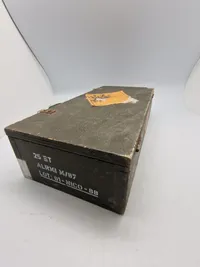 Original kasse fra det danske forsvar, anvendt til alarmblus