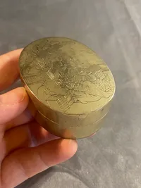 Veludført japansk smykkeskrin