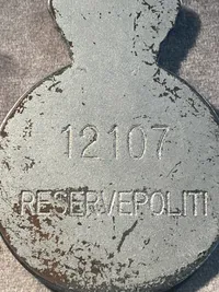 Original dansk politiskilt fra ww2 - anvendt hos reservepolitiet (nummer 12107)