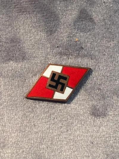 Hitler jugend diamant - original???