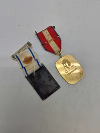 To stk originale march medaljer med motiver af gardere