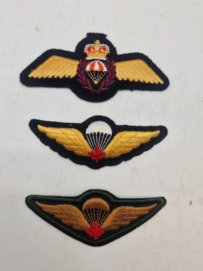 Lot originale faldskærmsvinger  Canada
