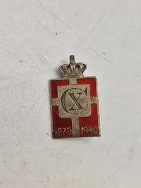 To stk originale Georg Jensen kongemærker af sterlingsølv