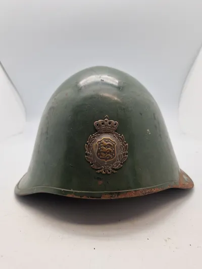 Original dansk M/23 hjelm - er overmalet