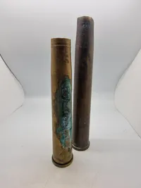Originale 40 mm hylstre - det ene er fra 1943