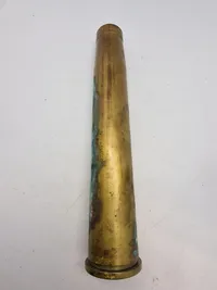 Originale 40 mm hylstre - det ene er fra 1943