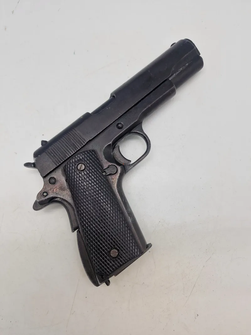 model Colt 1911A1 kan tage aftræk og i metal