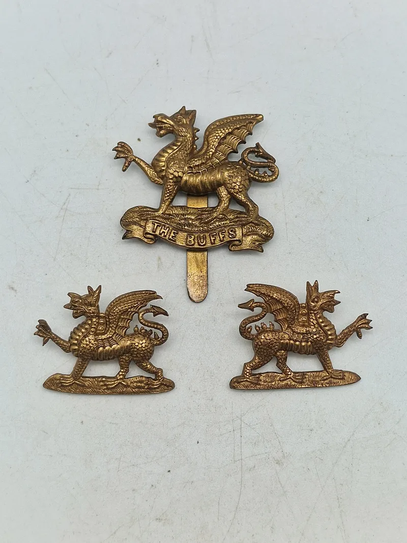 Originale WW2 mærker fra Fra Dansker regimentet  “The Buffs”(Royal East Kent Regiment) bla. de sjældne revers mærker