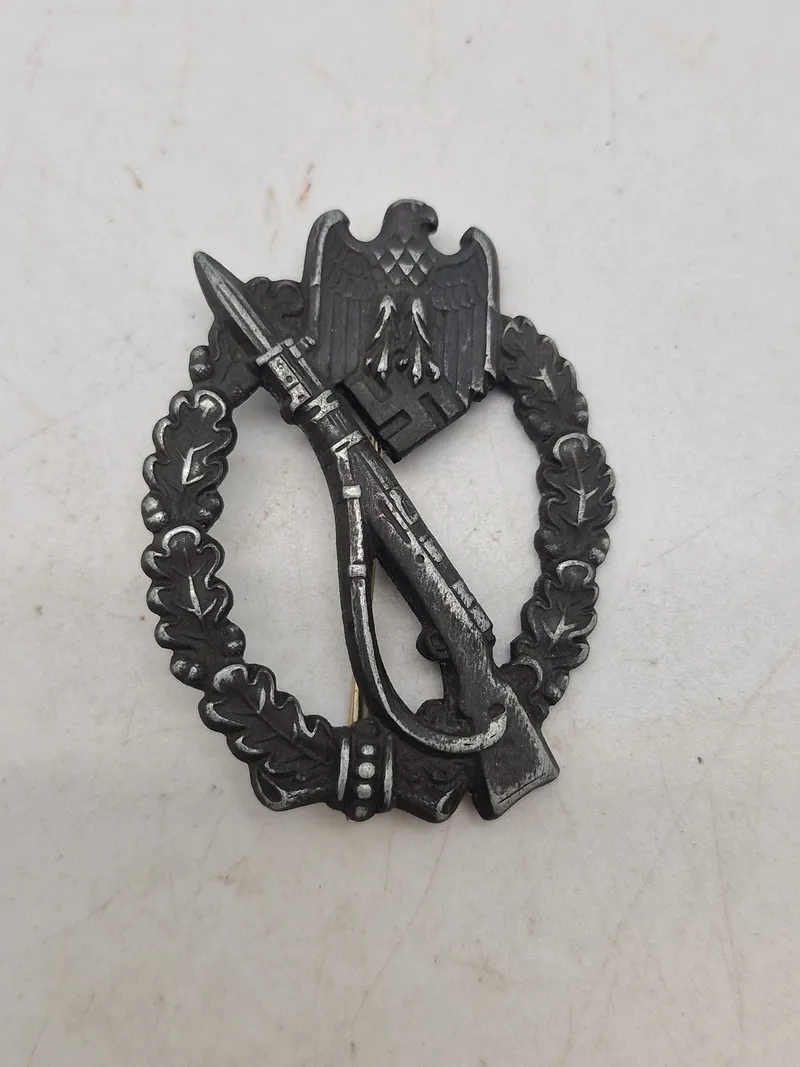 Original Infanterie Sturmabzeichen (ISA) / Infantry Assault badge (maker GWL) Gebrüder Wegerhof of Lüdenscheid