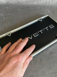 Originalt Corvette bilskilt til montering på bil