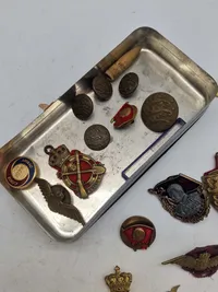 Lot diverse pins og nåle