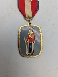 To stk originale march medaljer med motiver af gardere