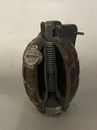 Original nedkastet Mills granat WW2 - deaktiveret jf. gældende dansk lovgivning