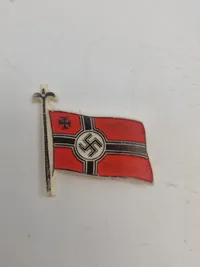Originalt tysk dagsmærke - udformet som KM flag