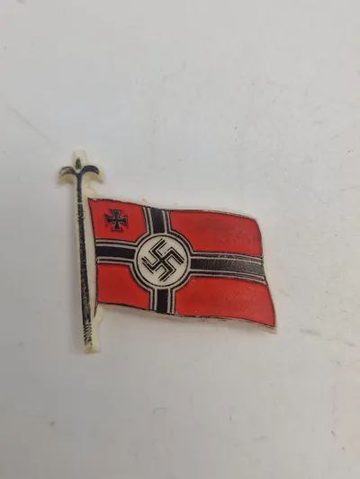 Originalt tysk dagsmærke - udformet som KM flag