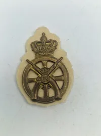 Lot diverse militære mærker mm.