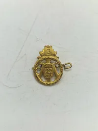 Lot diverse militære mærker mm.