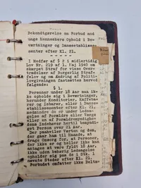Sjælden original lommebog tilhørende mand som var politibetjent under krigen - massere af noter mm er skrevet ind