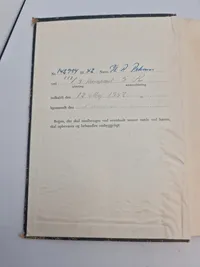Original lærebog for hærens menige & diverse papirer på rekrut liggende i Vordingborg