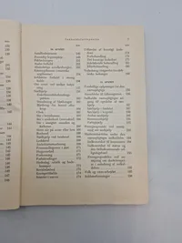 Original lærebog for hærens menige & diverse papirer på rekrut liggende i Vordingborg