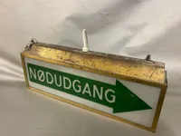 Nødudgangs skilt m. lys