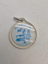 Lot militære nøgleringe og oplukker