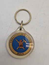 Lot militære nøgleringe og oplukker