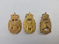 Lot danske regiments mærker mm.