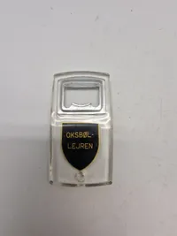 Oplukkere med militære logoer
